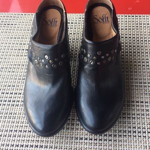 New Black Leather Sofft w SZ 8.5 mule. W/studs